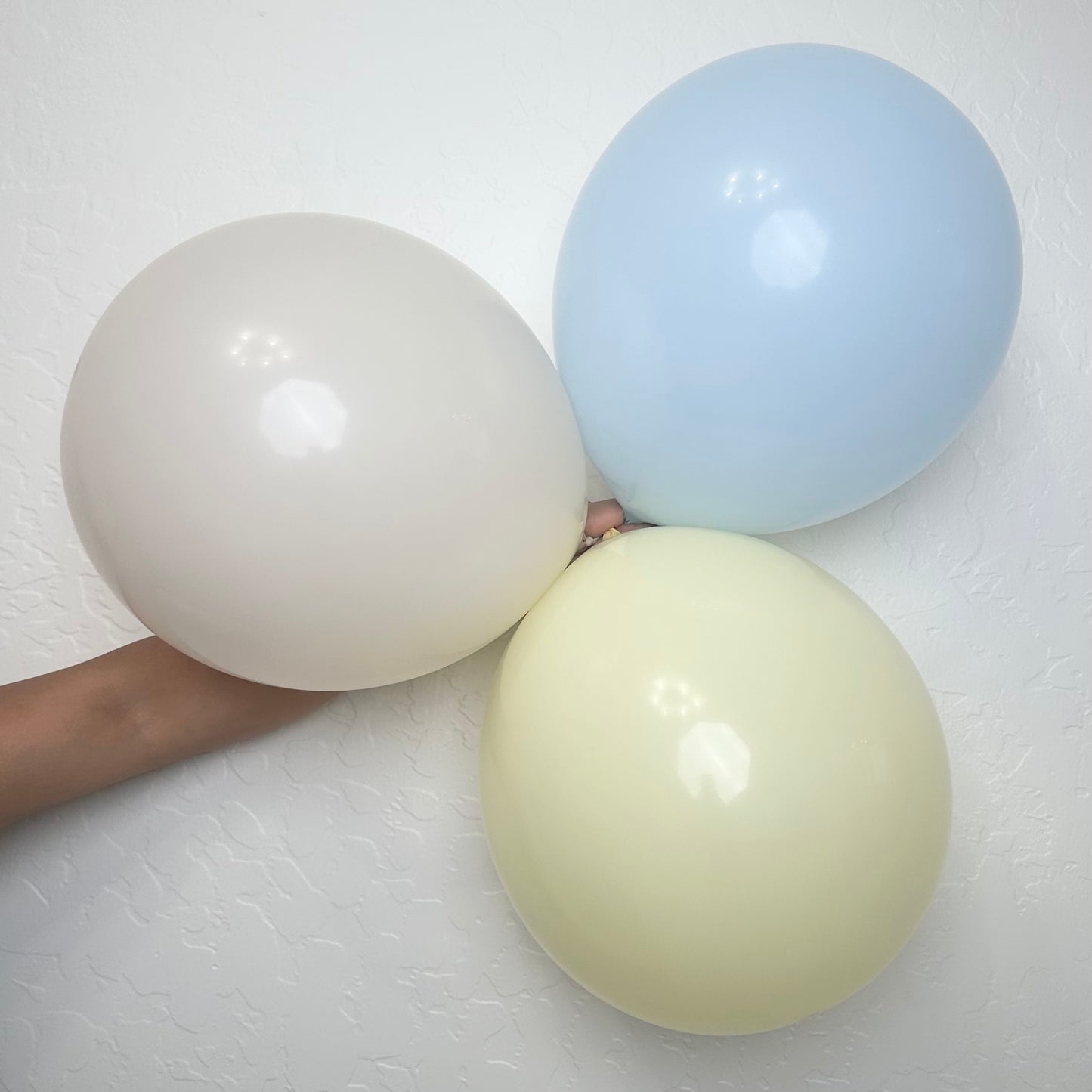 Creamy Clouds Balloon Garland 3-in-1 Kit